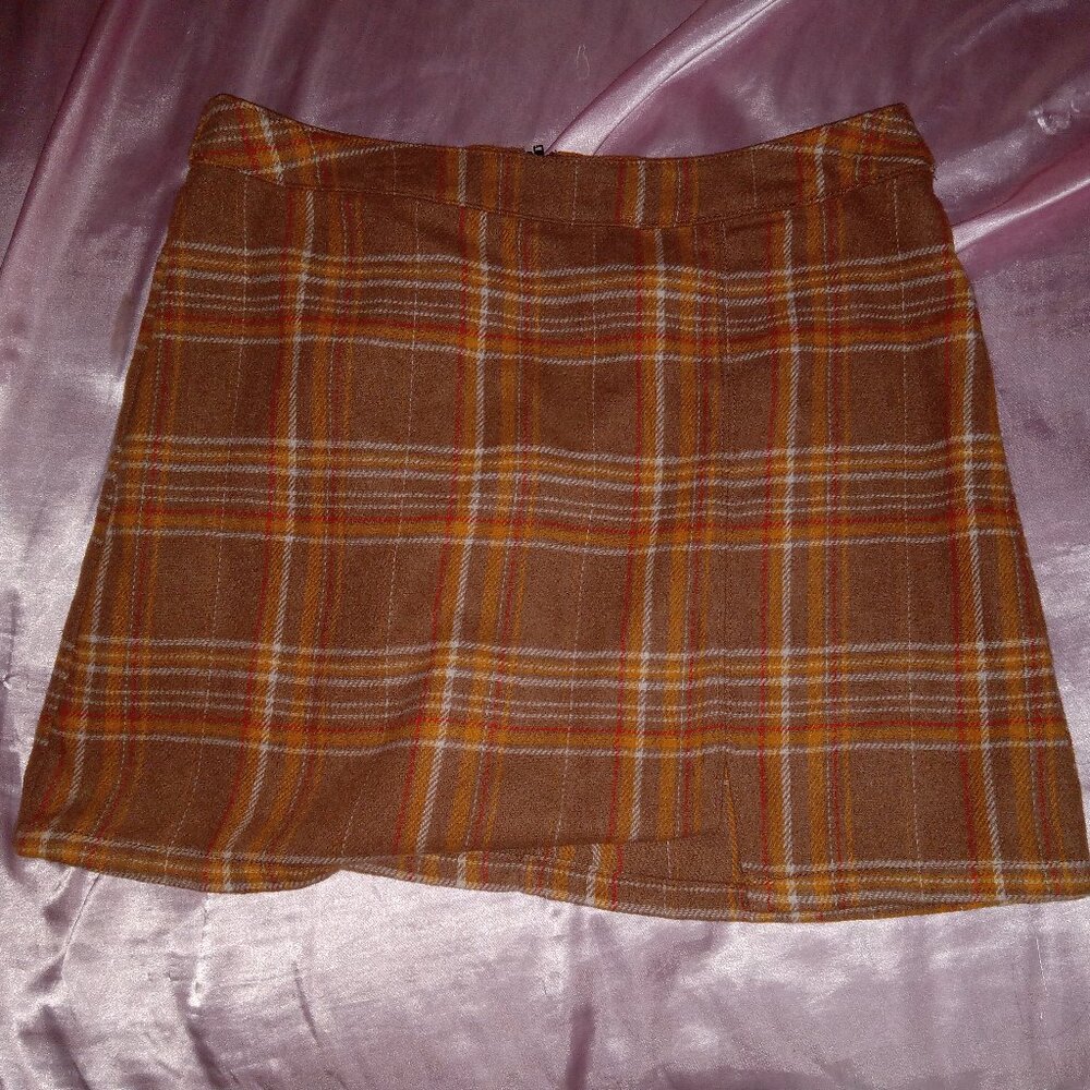 Plaid skirt from Tinseltown